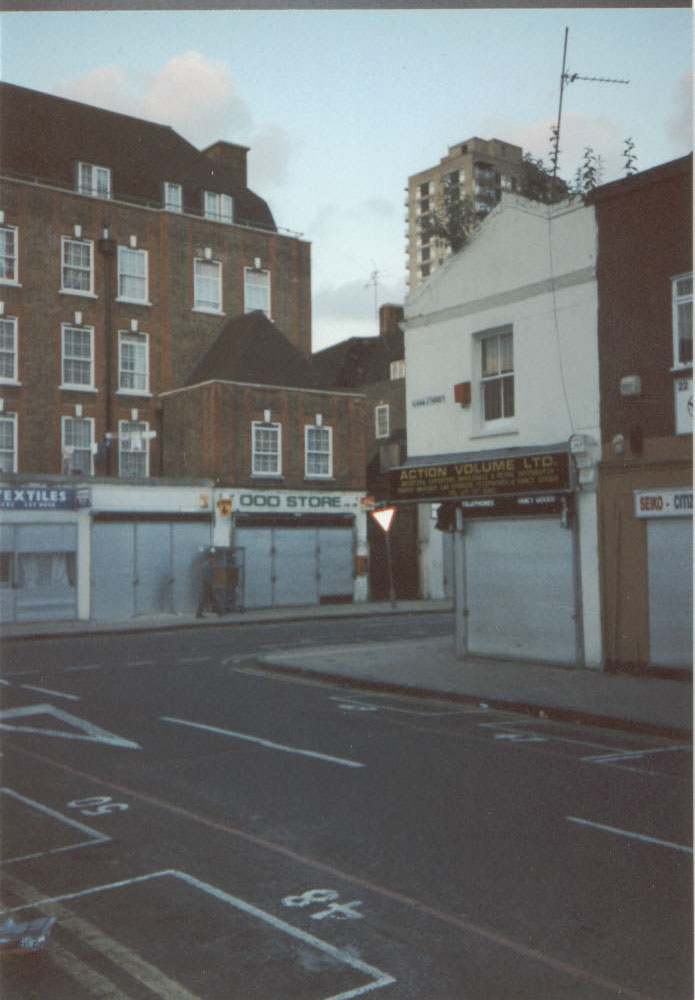 Near Petticoat Lane, or Middlesex St., Whitechapel